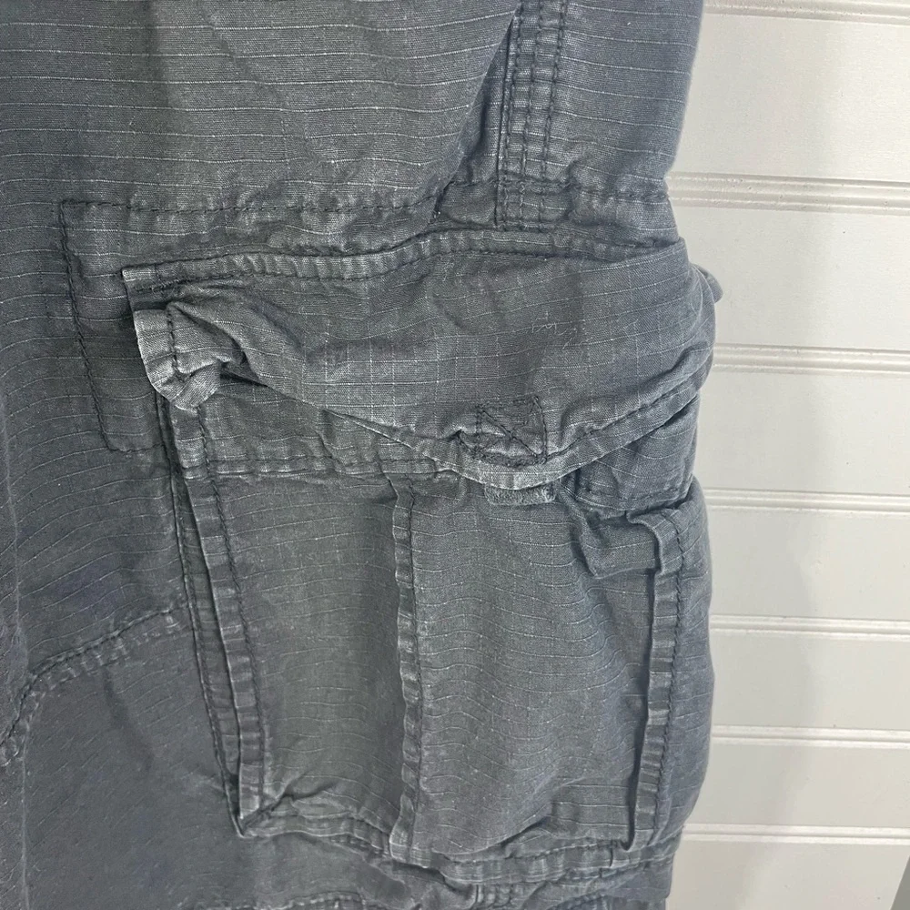American Eagle Outfitters Black Longboard Cargo Shorts Size 33 Men’s - Picture 6 of 13